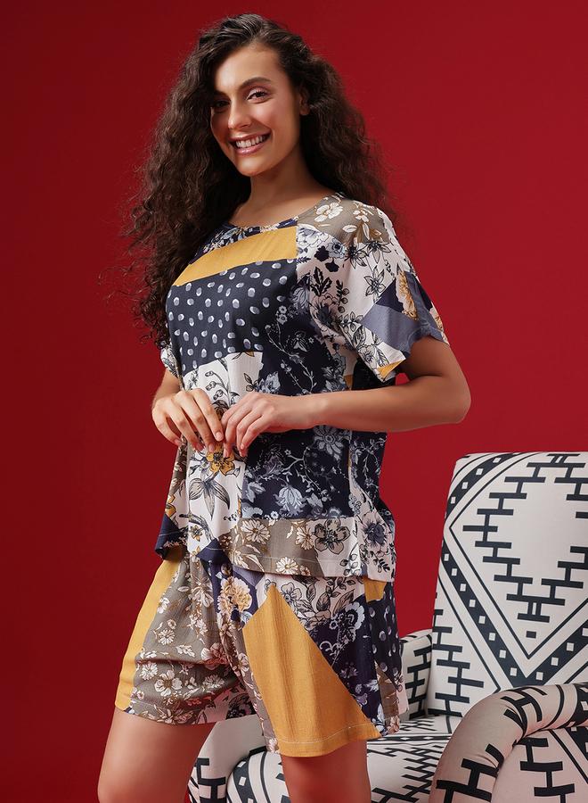 كلوفيا طقم بلوزة وشورت بطبعة كاملة - Image 3